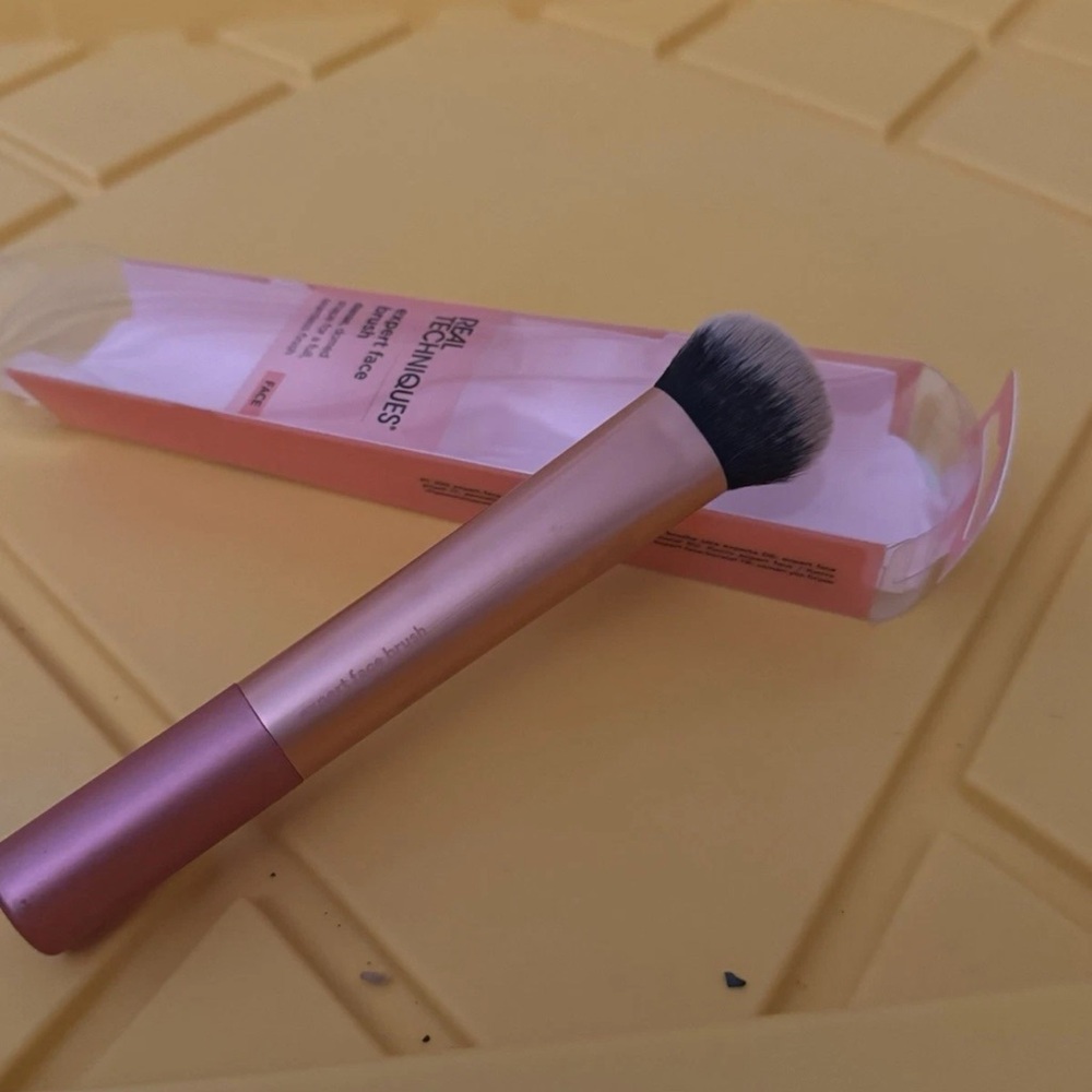 Real Techniques Gold and Black Makeup Brushes
